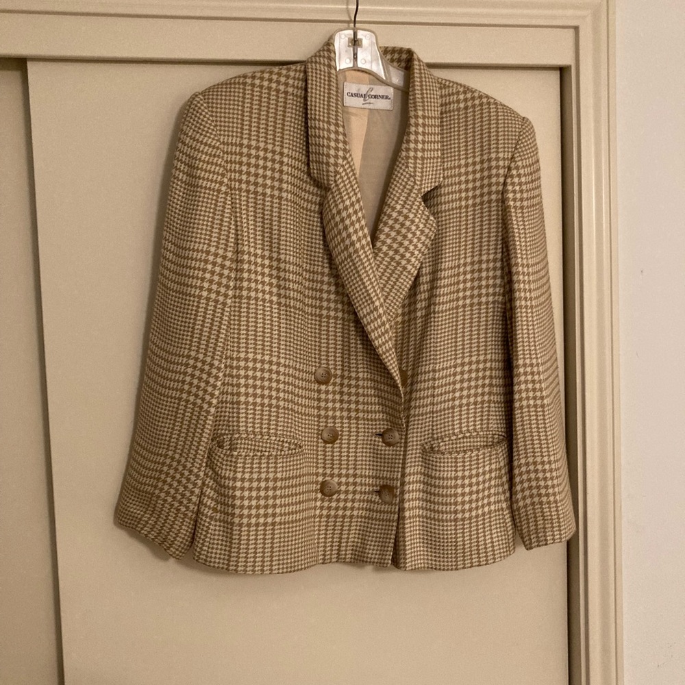Women’s skirt-suit, checkered tan, great condition